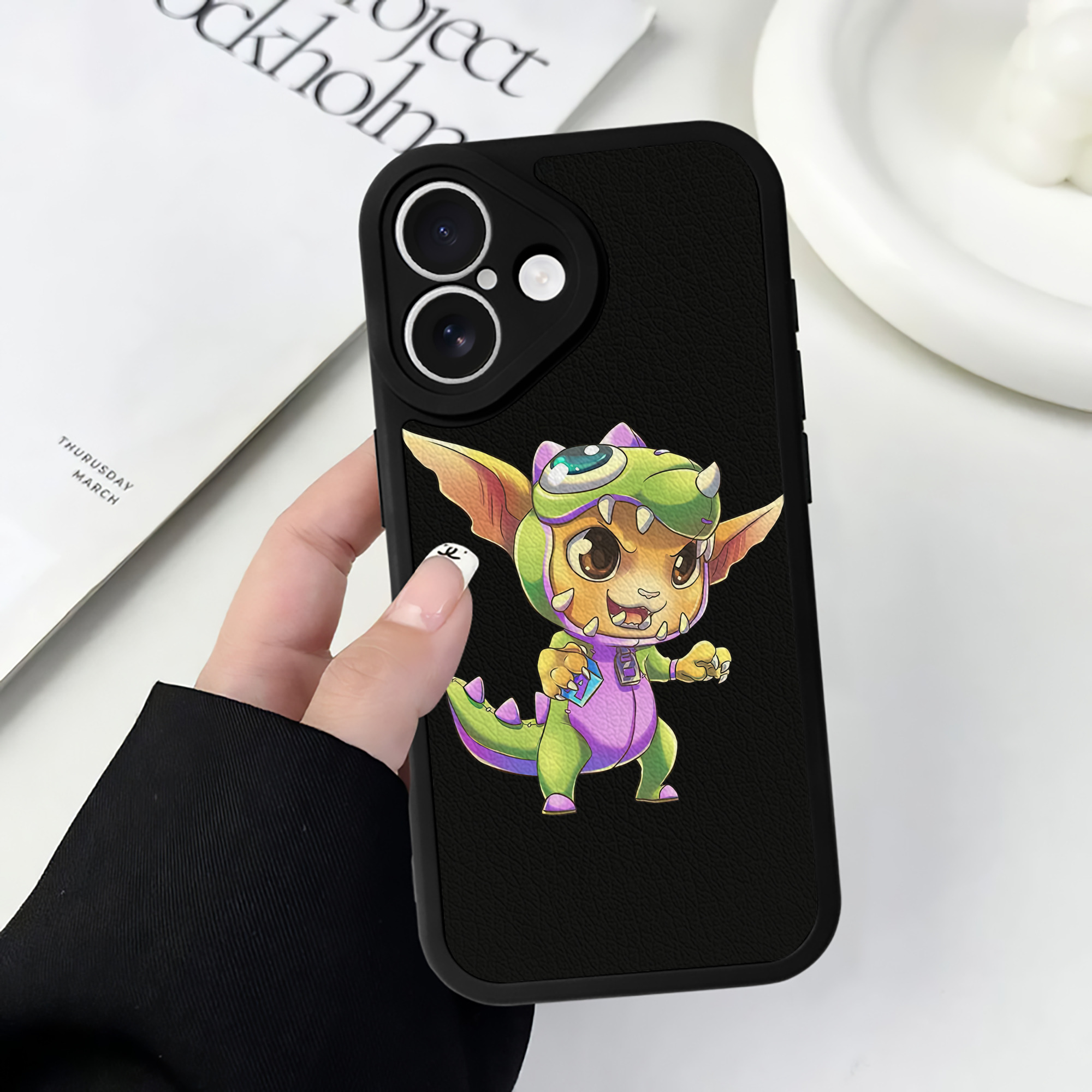 リーグ・オブ・レジェンド League of Legends LOL 【iPhone 16シリーズ対応】シリコンスマホケース（レザー調） 材質：シリコン